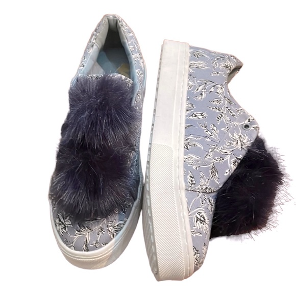New Sam Edelman Leya Pom Pom Sneakers with Faux Fur Size 9.5 - Picture 2 of 7